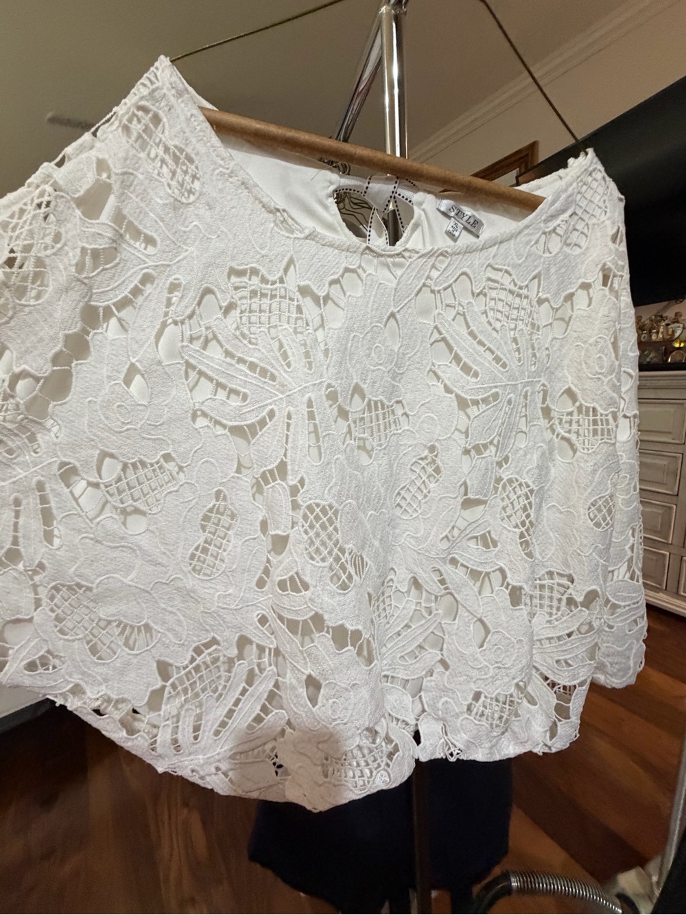 White Lace Sleeveless Chemise